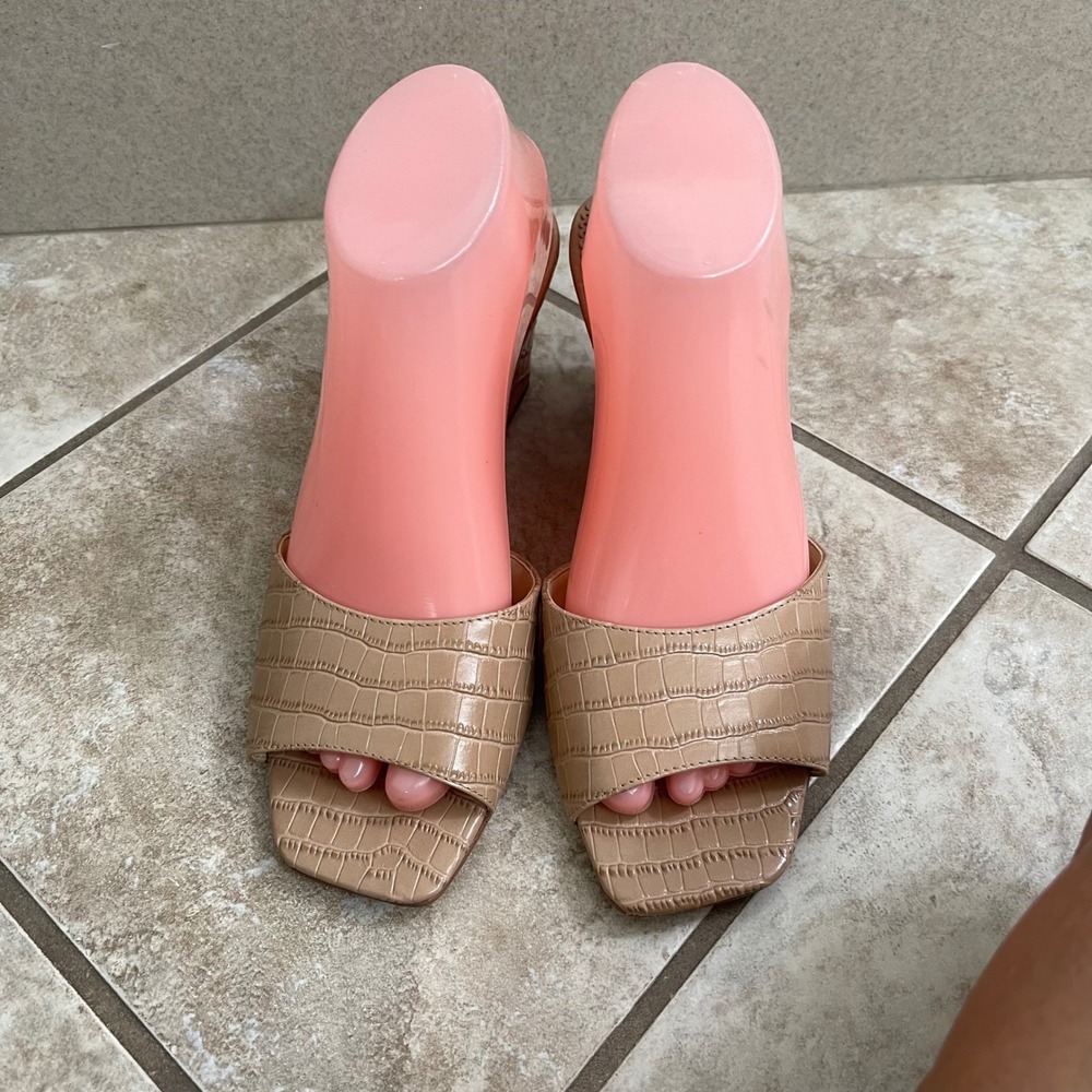 Sam Edelman TESMA NWOT WomenS Wedge Sandals, Embossed, Slip On, Square Toe BEIGE - Picture 2 of 8